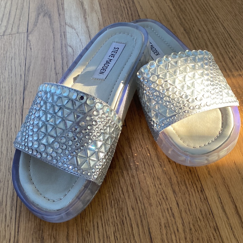Steve Madden Size 6 Jewel Sparkly Slides Silver - image 4